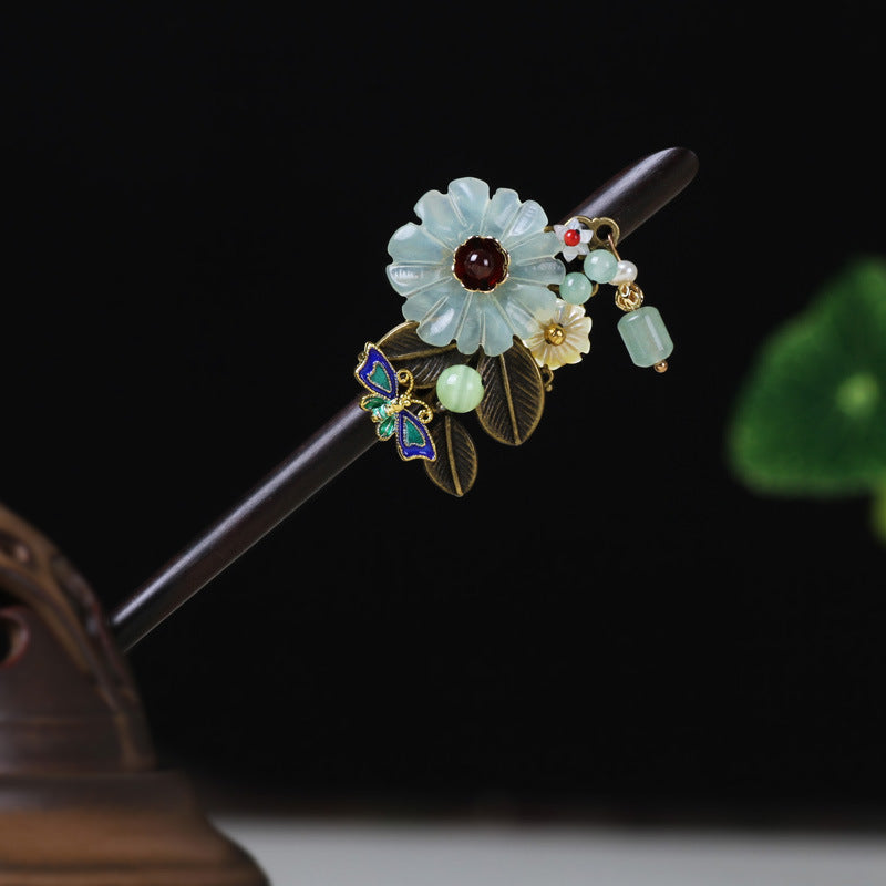 Hair pin with antique fringe