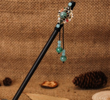 Hair pin with antique fringe