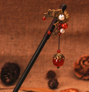 Hair pin with antique fringe