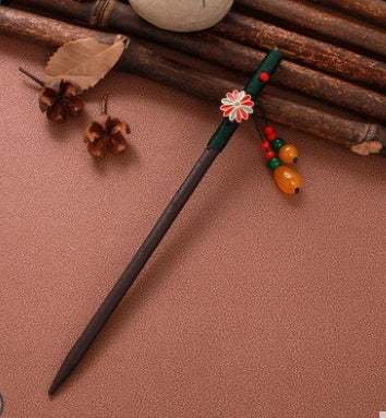 Hair pin with antique fringe